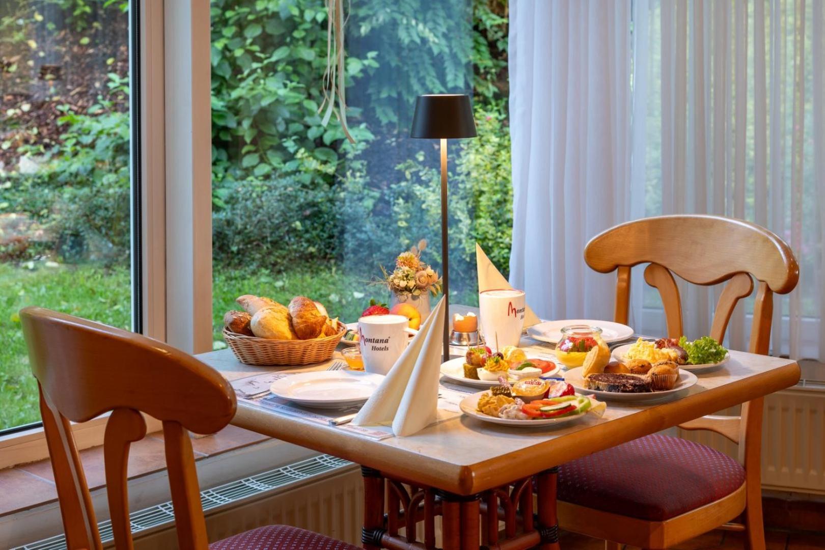 Hotel Montana Diemelstadt Eksteriør billede