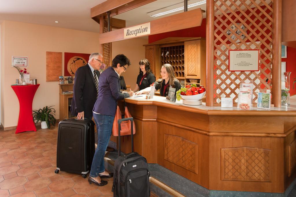Hotel Montana Diemelstadt Eksteriør billede